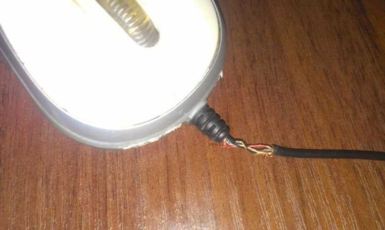 порвался кабель в проводной мышке 