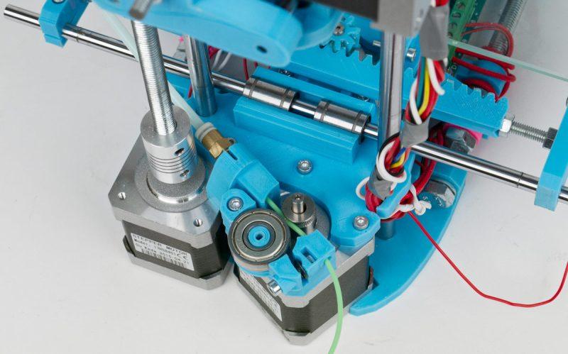 Замена пластика в 3D-принтере
